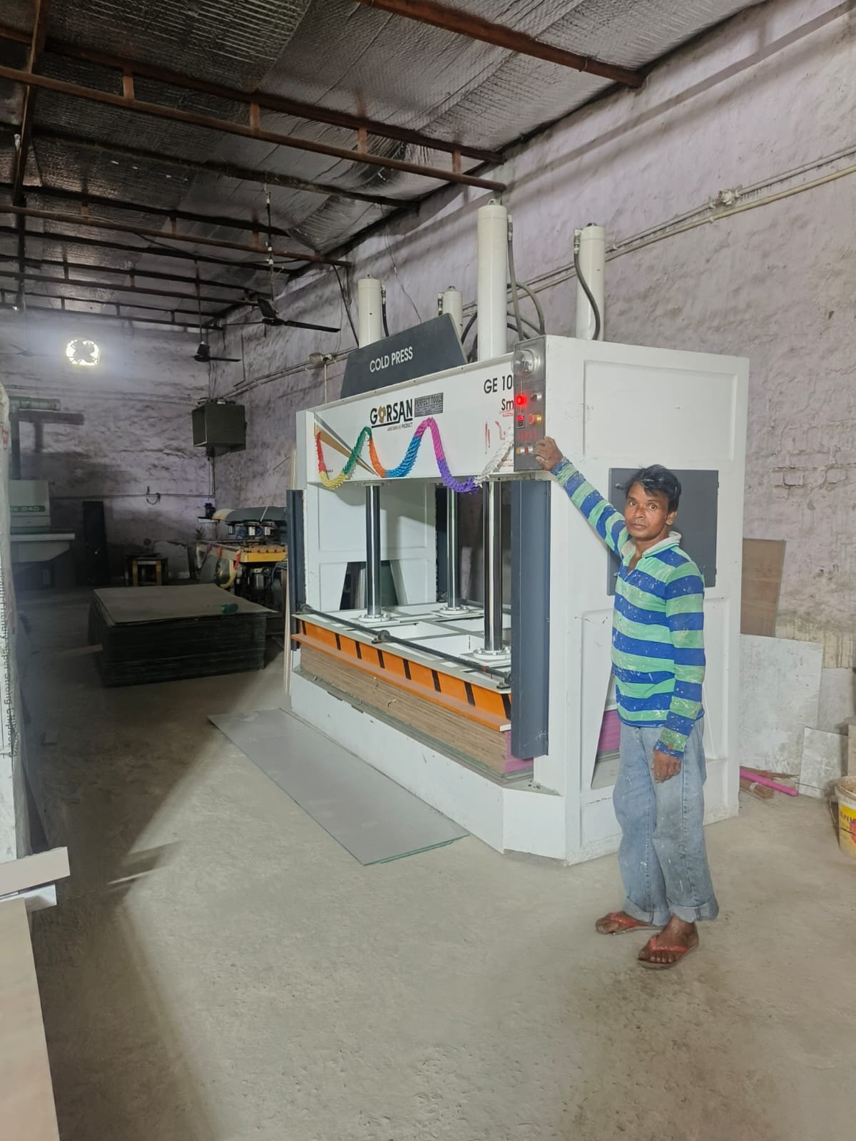 DS Modular Kitchen manufacturing 2